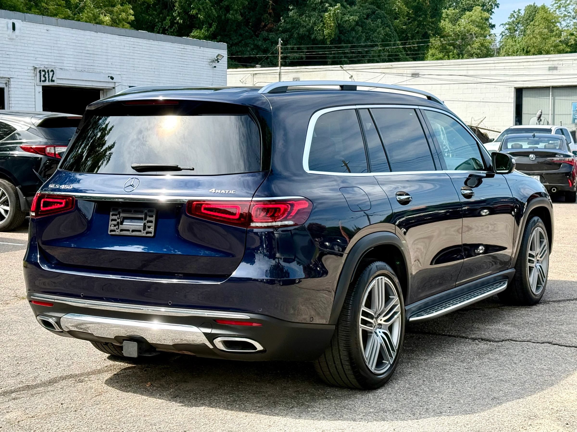 Used 2022 Mercedes-Benz GLS 450 4MATIC image 5