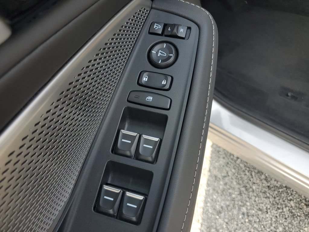 Certified 2024 Acura MDX w/ Technology Package FWD image 19