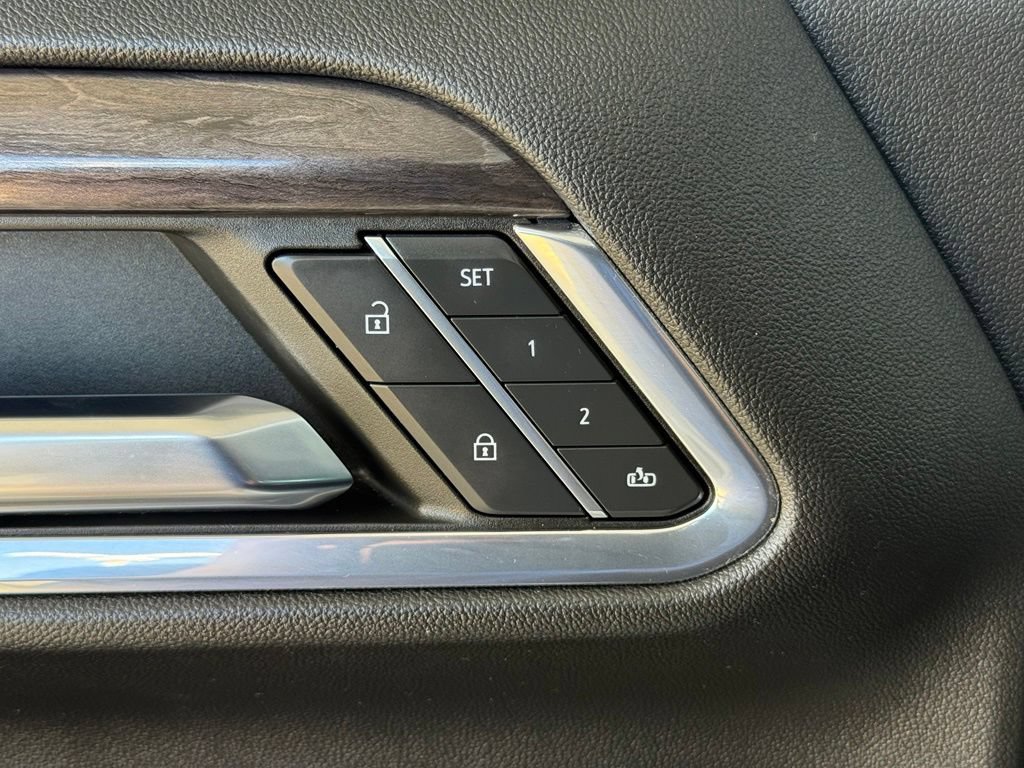 Used 2023 Chevrolet Silverado 1500 LTZ AWD/4WD image 29