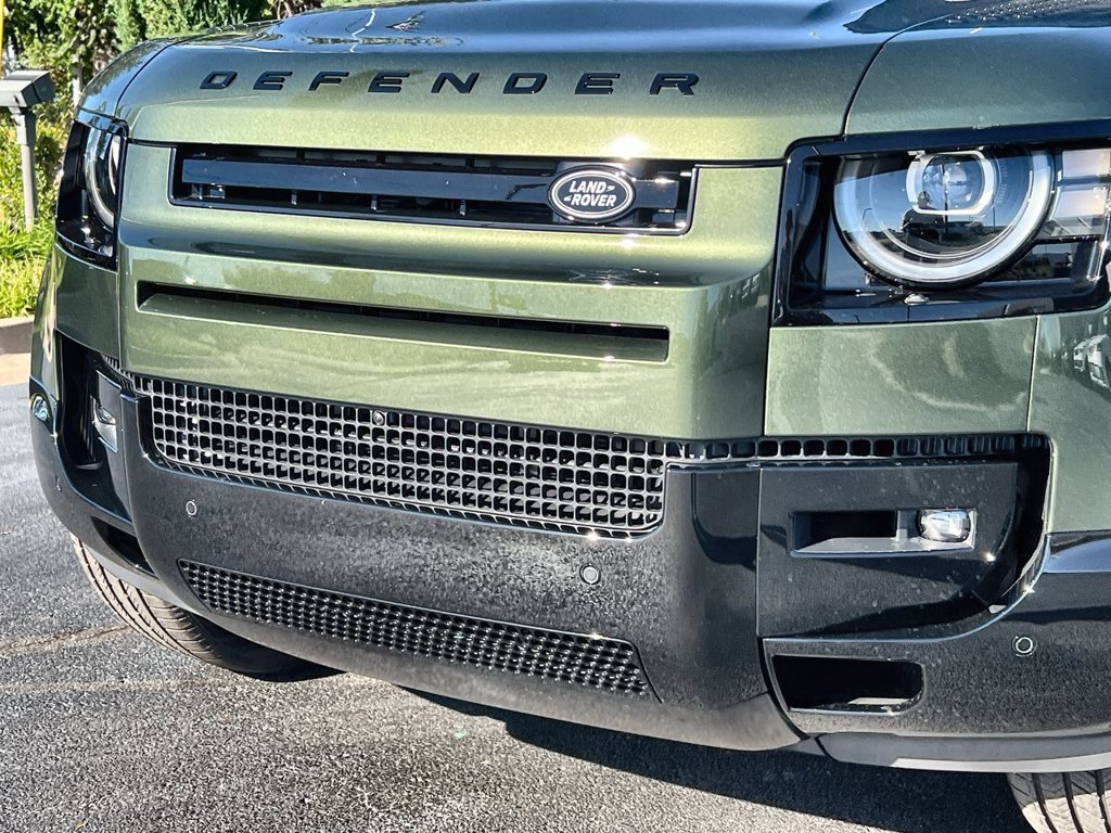 New 2026 Land Rover Defender 110 X-Dynamic SE AWD/4WD image 9