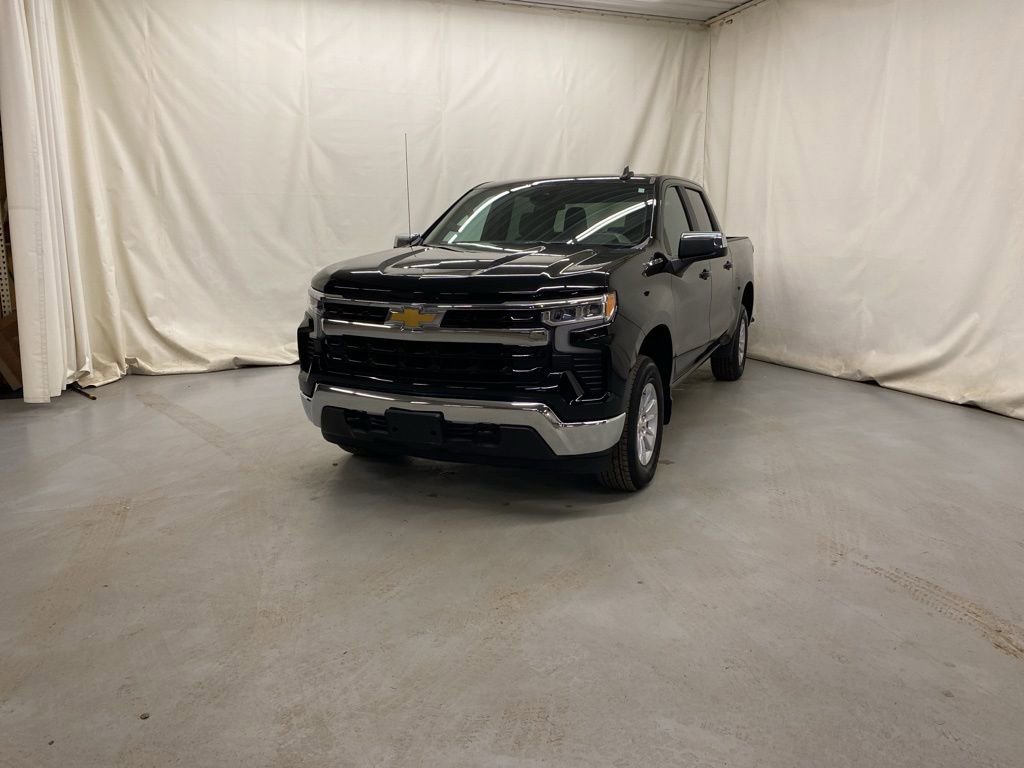 Used 2025 Chevrolet Silverado 1500 LT image 2