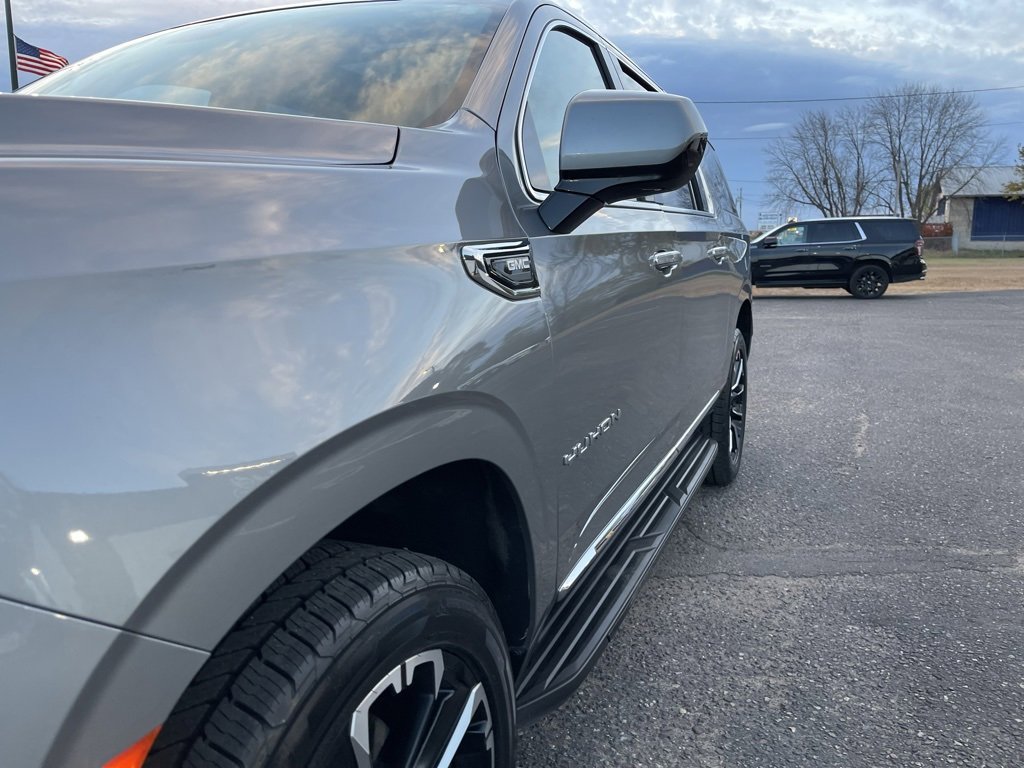 Used 2023 GMC Yukon XL SLT image 16