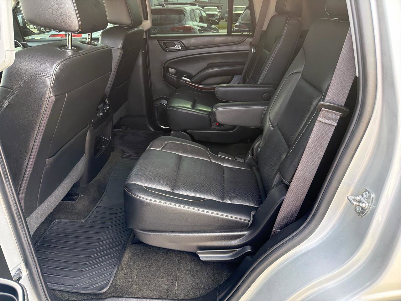 Used 2017 GMC Yukon SLT w/ Premium Edition RWD image 18