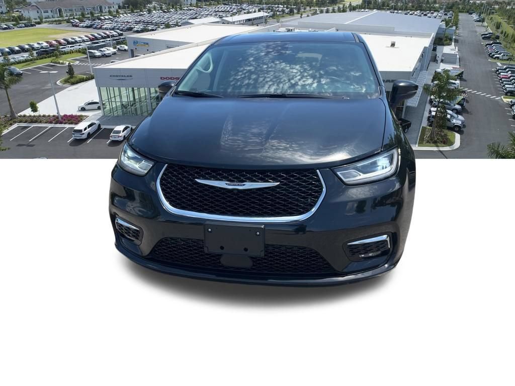 Certified 2023 Chrysler Pacifica Touring-L FWD image 4