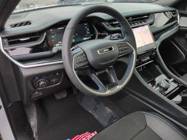 Used 2023 Jeep Grand Cherokee Trailhawk w/ Advanced Protech Group II AWD/4WD image 12