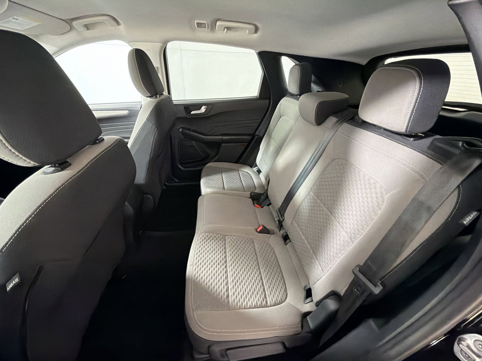 Used 2021 Ford Escape SE image 24