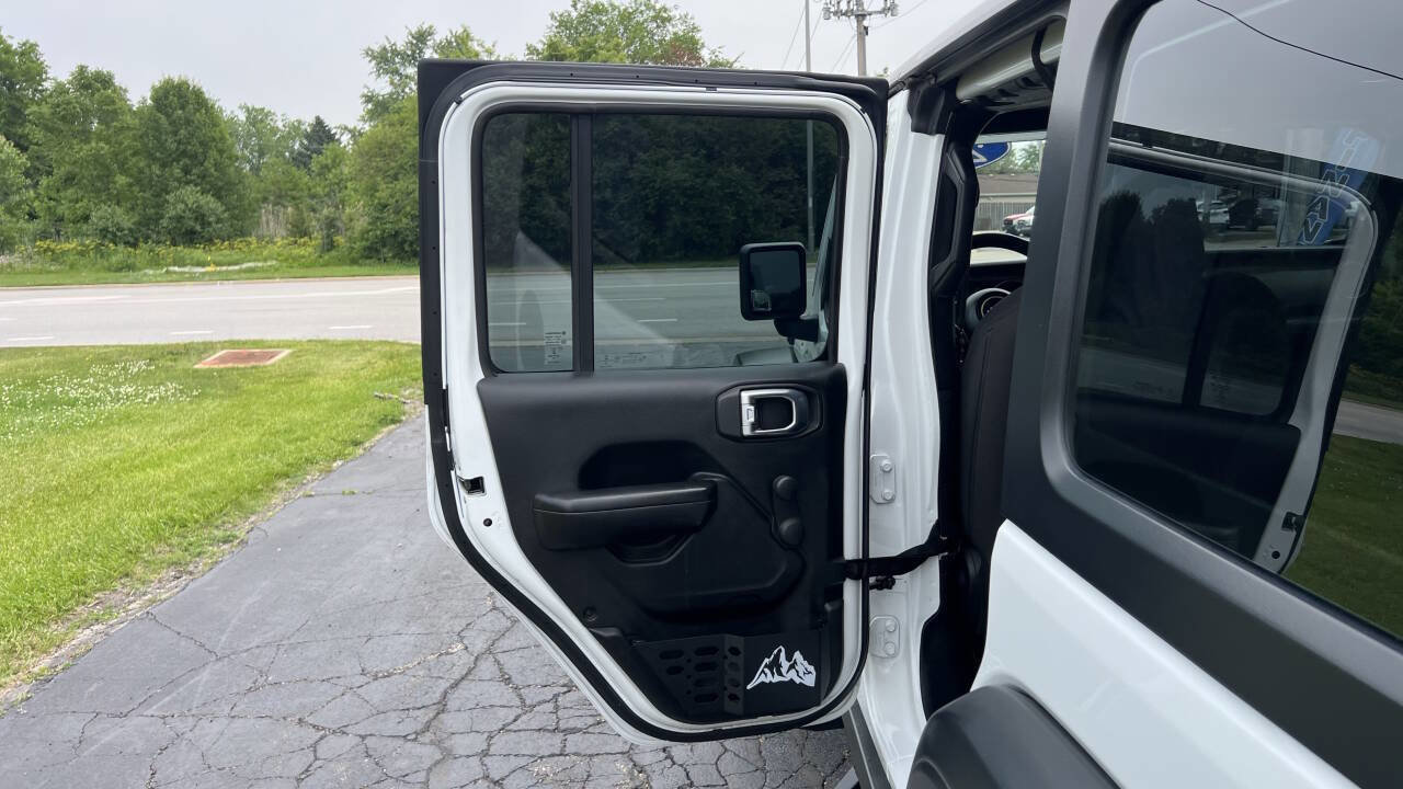 Used 2018 Jeep Wrangler Unlimited Sport image 30