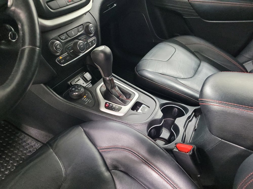 Used 2014 Jeep Cherokee Trailhawk w/ Leather Interior Group AWD/4WD image 26