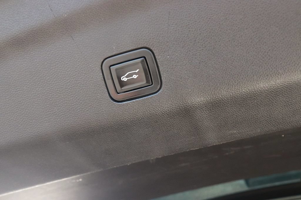 Used 2021 Chevrolet Tahoe LT AWD/4WD image 18