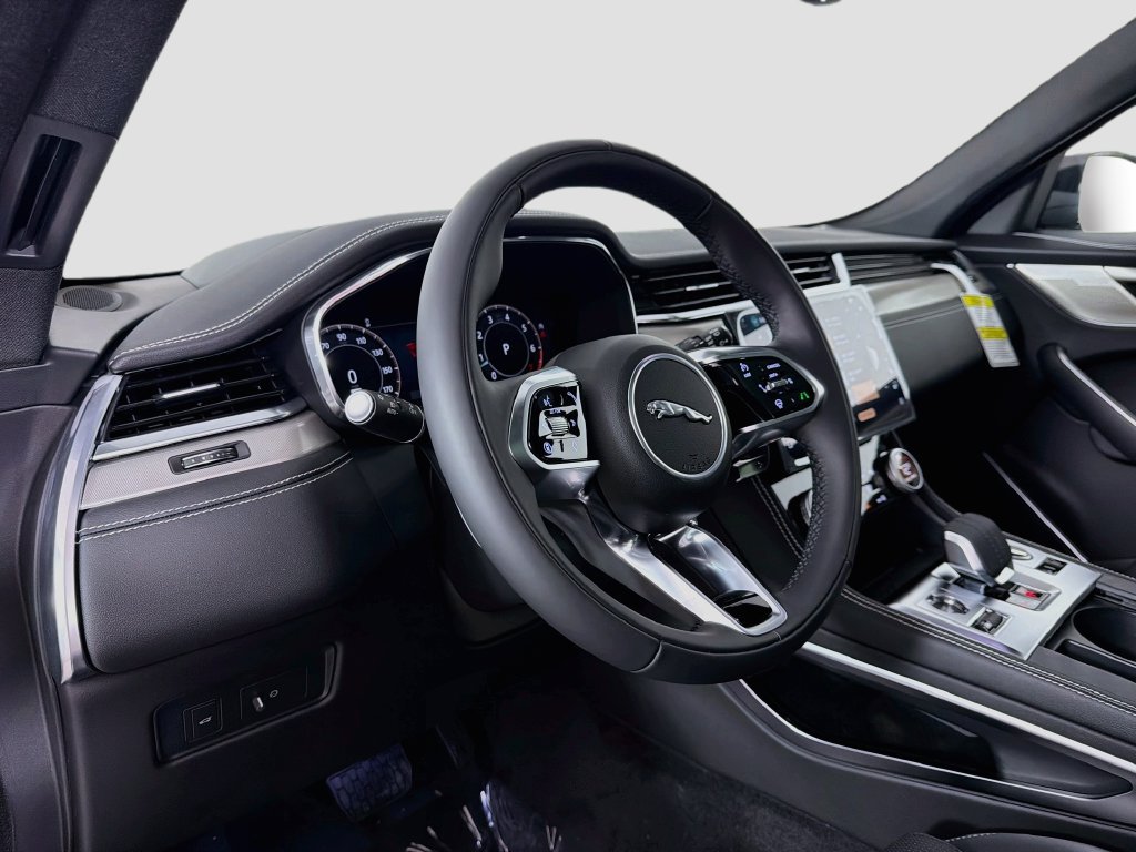 New 2026 Jaguar F-PACE R-Dynamic S AWD/4WD image 9