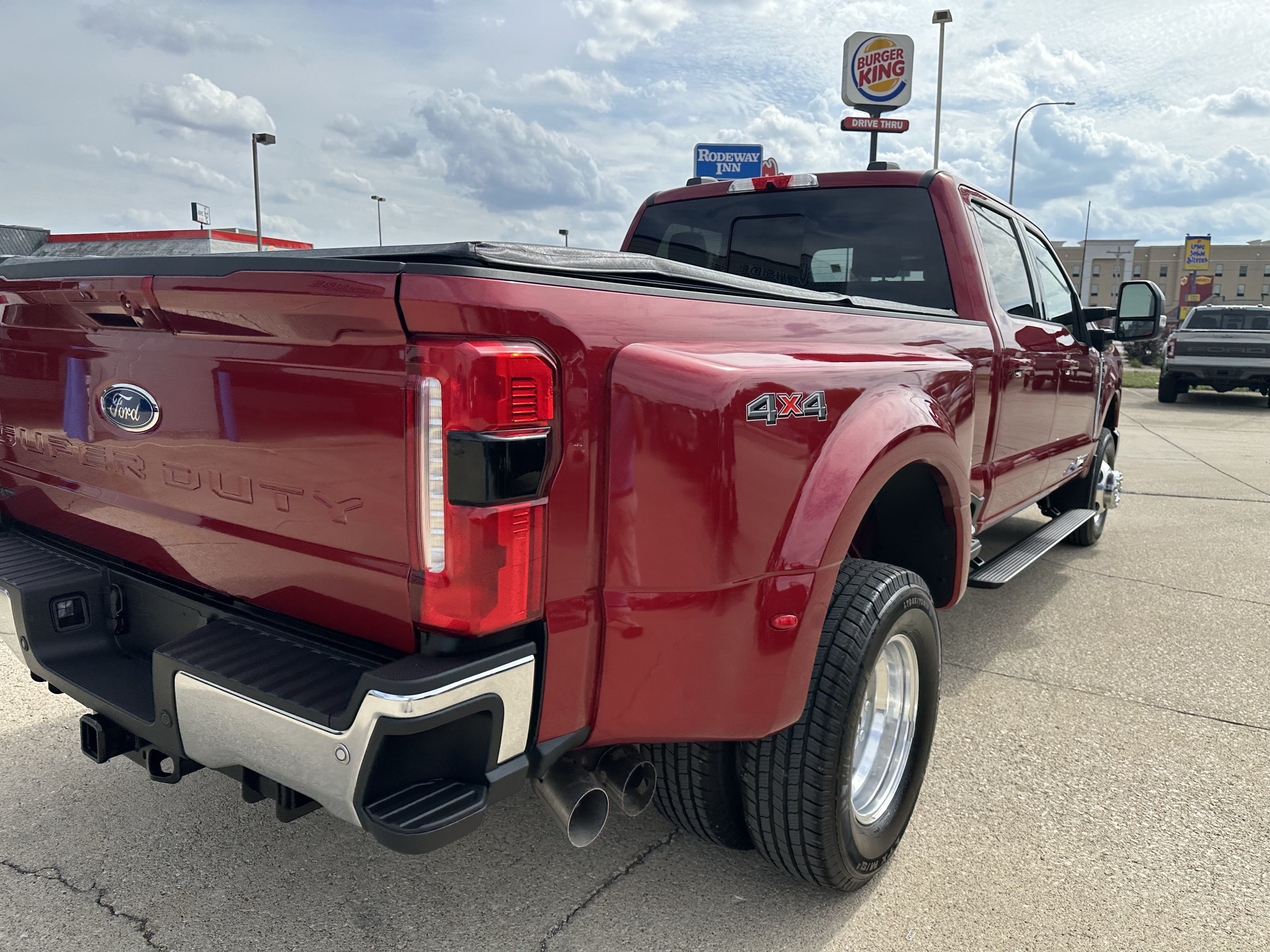 Used 2026 Ford F350 Lariat w/ Lariat Ultimate Package AWD/4WD image 7