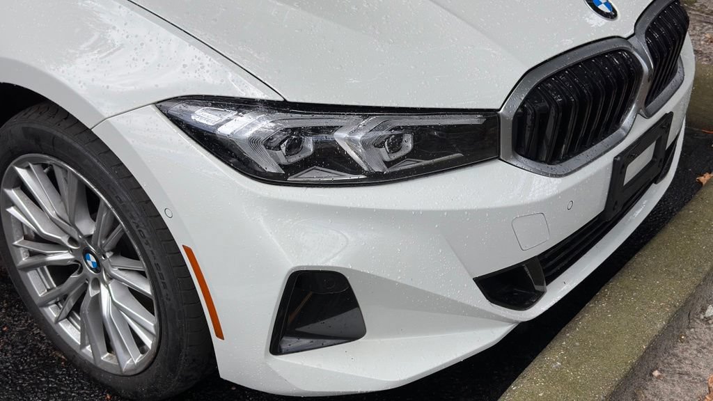 Used 2023 BMW 330i Sedan w/ Premium Package RWD image 2