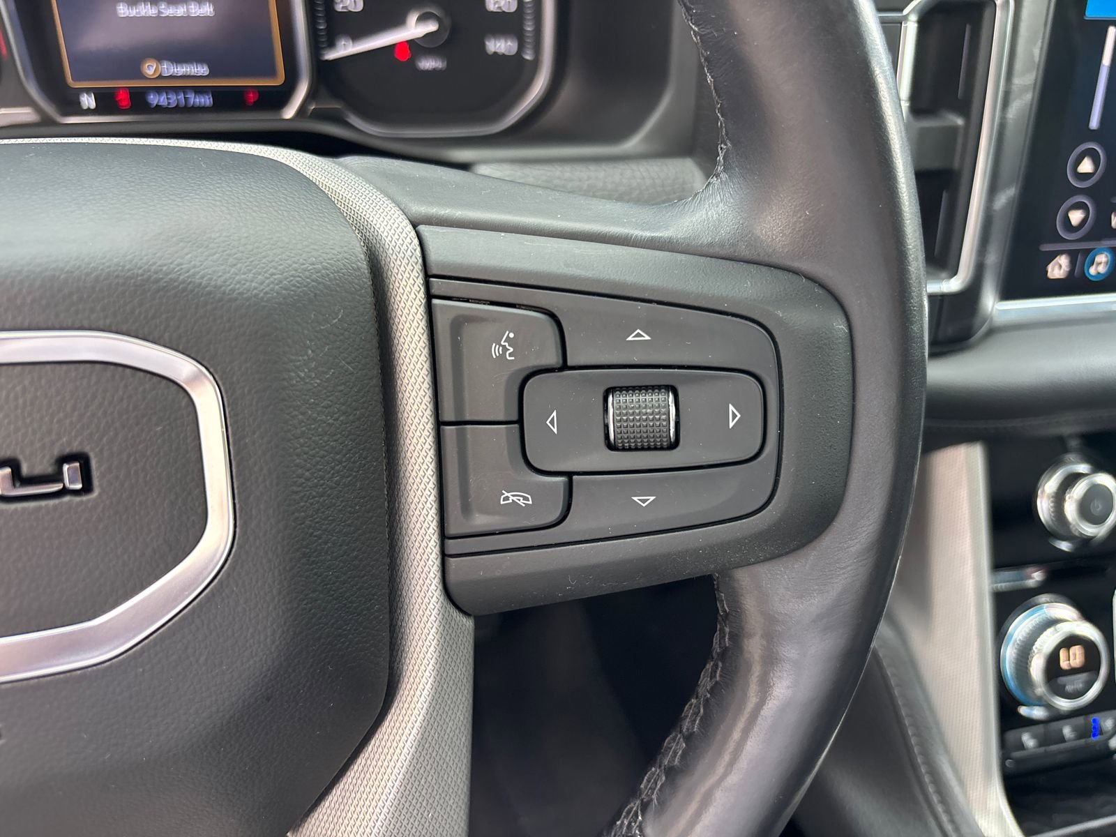 Used 2021 GMC Yukon XL Denali w/ Denali Premium Package AWD/4WD image 18
