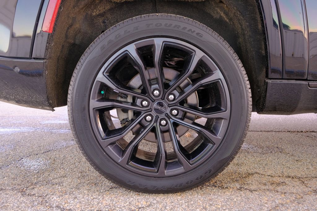 Used 2023 Jeep Grand Wagoneer L Series III w/ Rear Seat Video Group 1 image 49