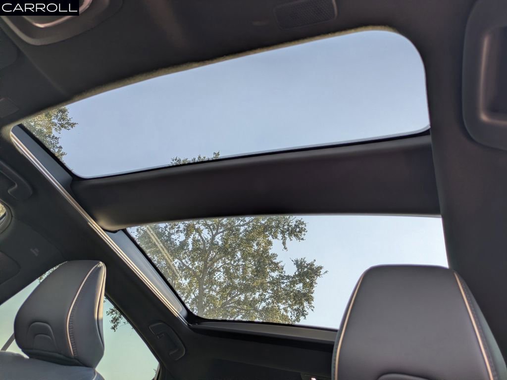 Used 2023 Toyota Crown Limited image 22