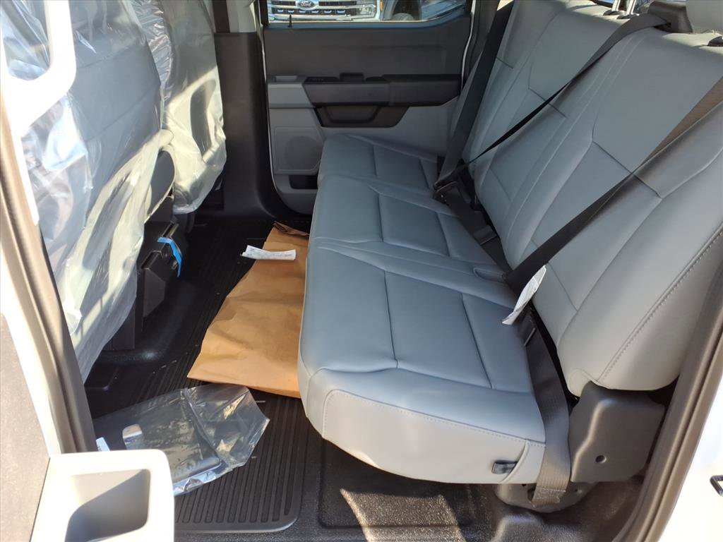 New 2026 Ford F550 4x4 Crew Cab Super Duty image 9