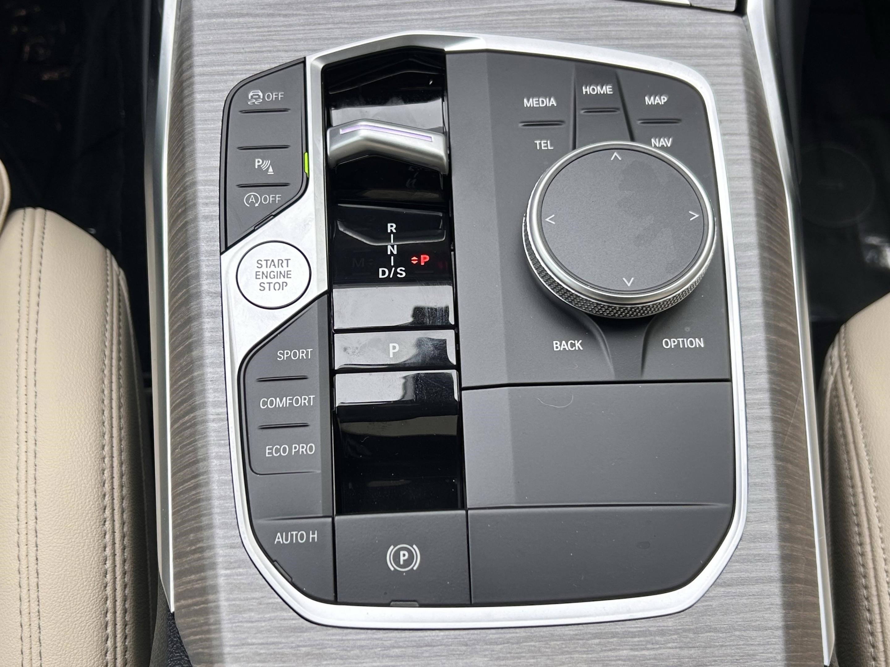 Used 2026 BMW 330i Sedan w/ Premium Package image 13