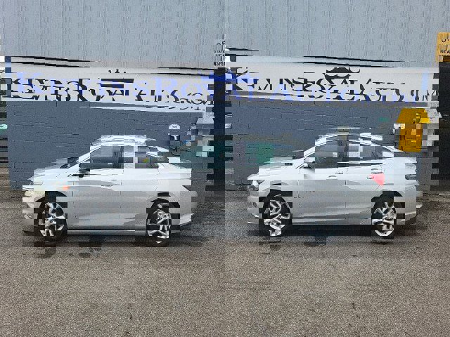 Used 2017 Chevrolet Malibu LT w/ Leather Package image 1