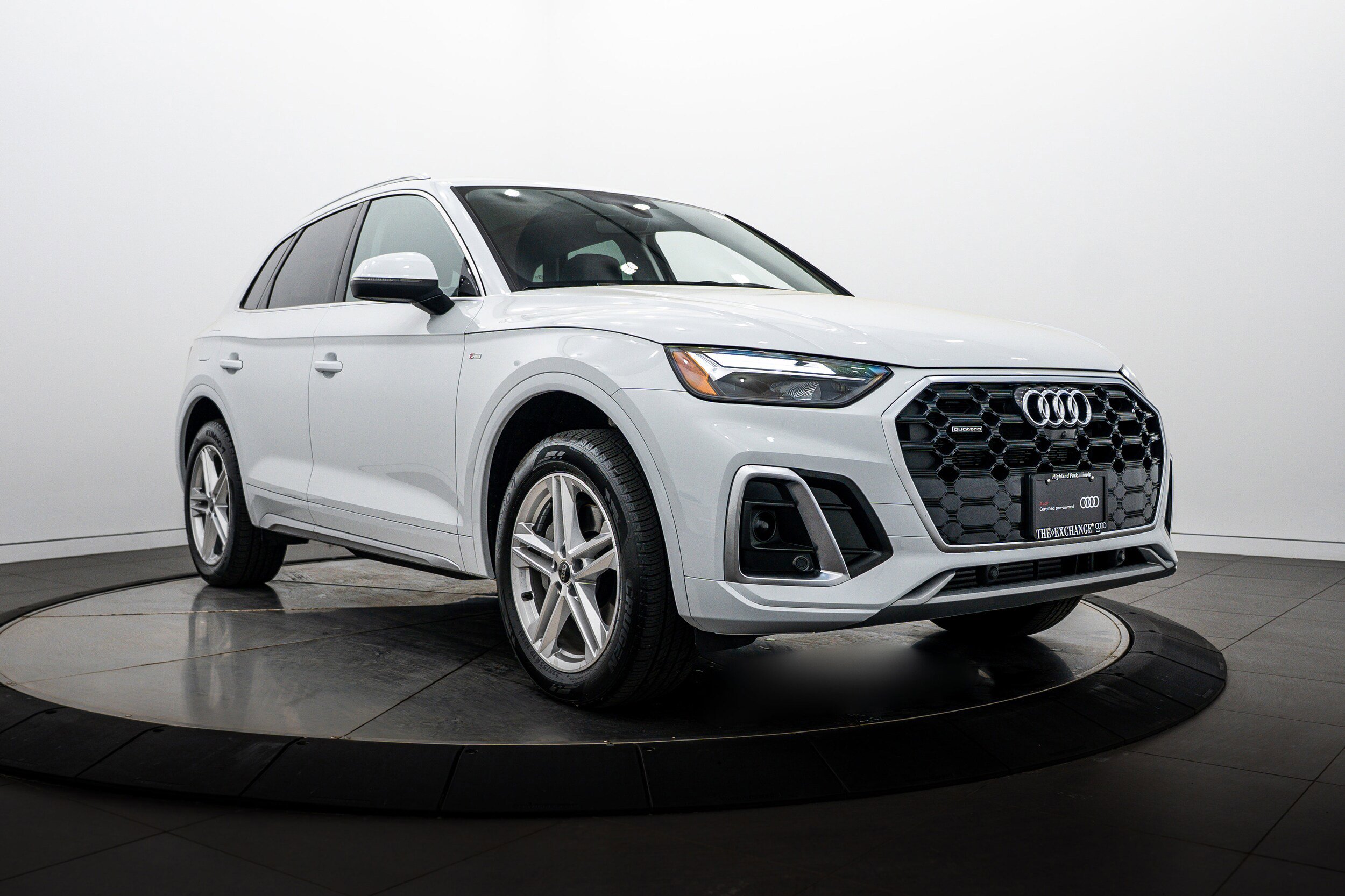 Certified 2024 Audi Q5 e Premium Plus AWD/4WD image 2