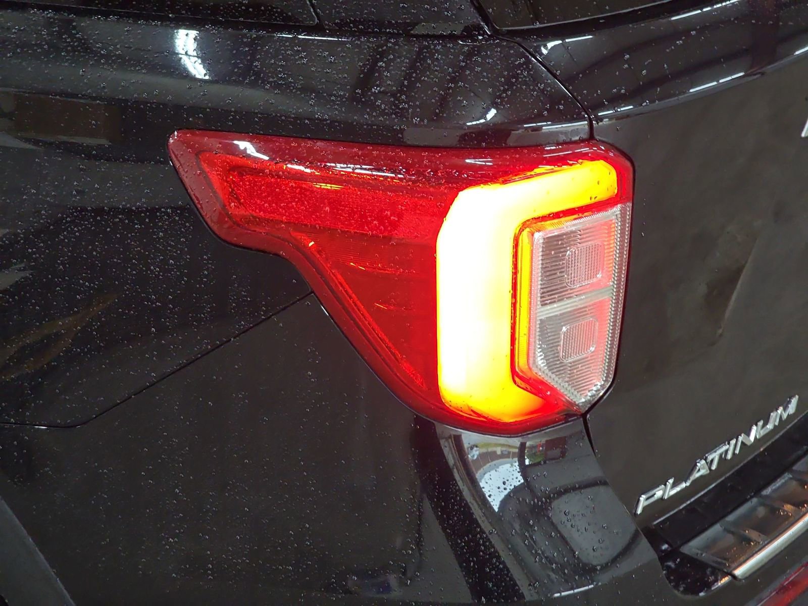 Used 2022 Ford Explorer Platinum w/ Equipment Group 601A AWD/4WD image 38