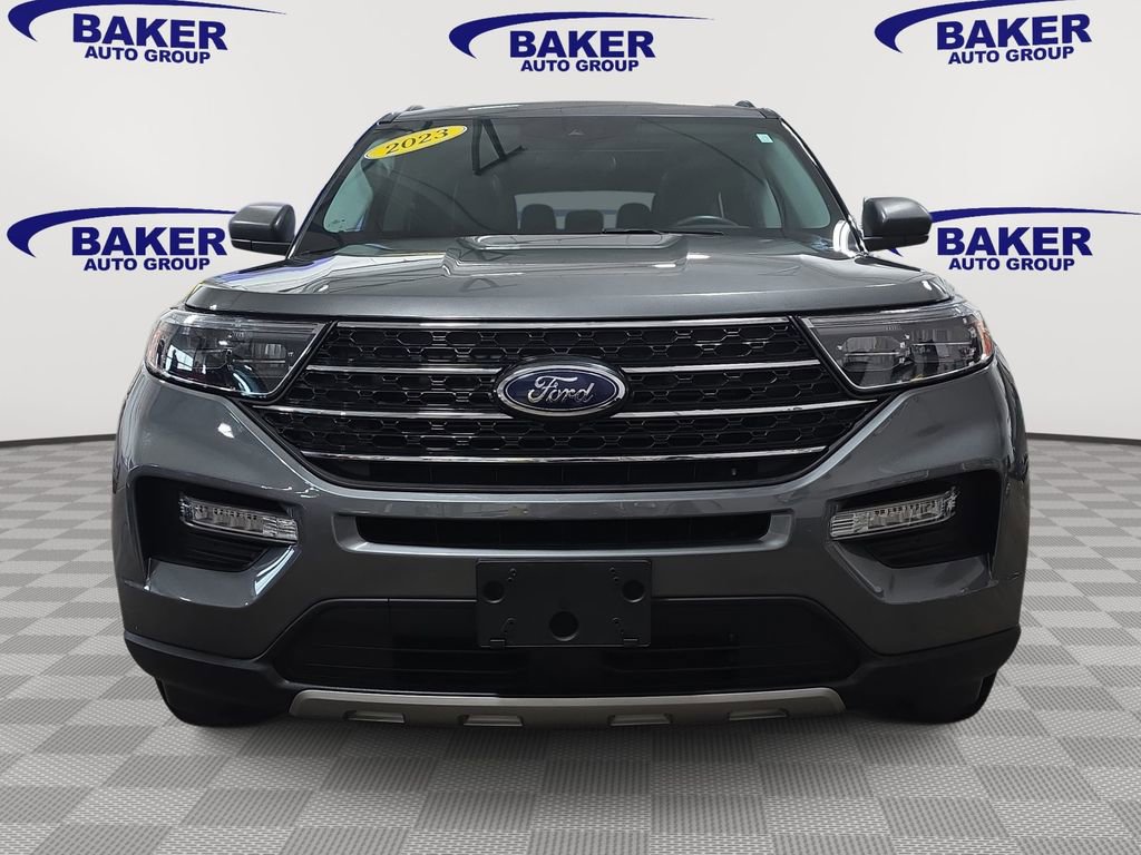 Used 2023 Ford Explorer XLT w/ Equipment Group 202A image 2