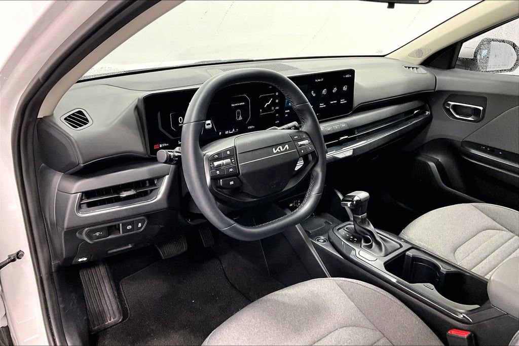 Used 2025 Kia K4 EX FWD image 16