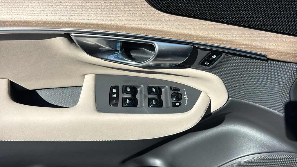 New 2027 Volvo XC90 B6 Ultra AWD/4WD image 14