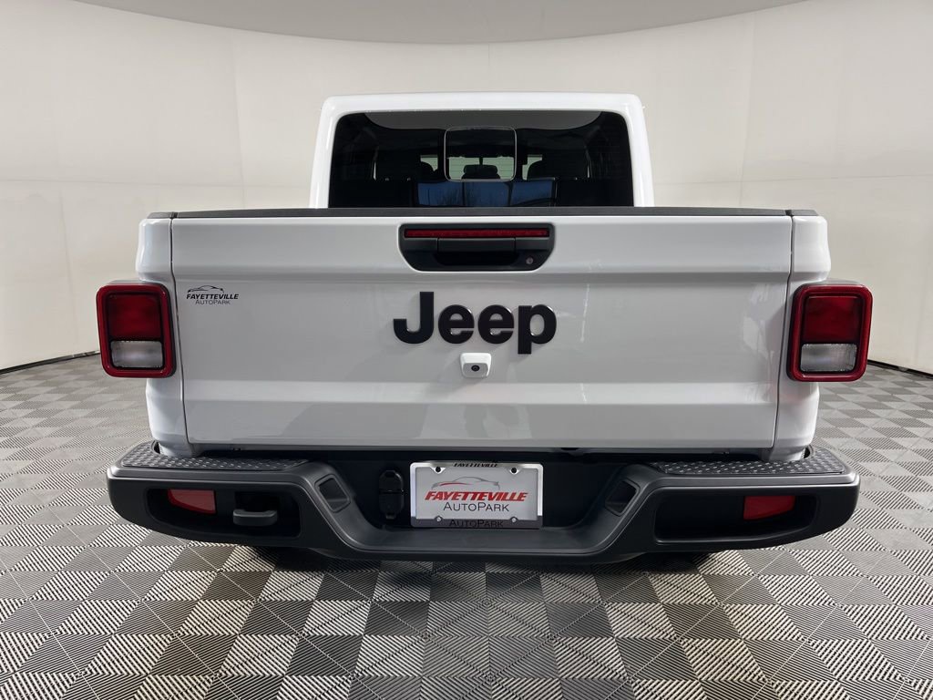 Used 2024 Jeep Gladiator Sport image 8