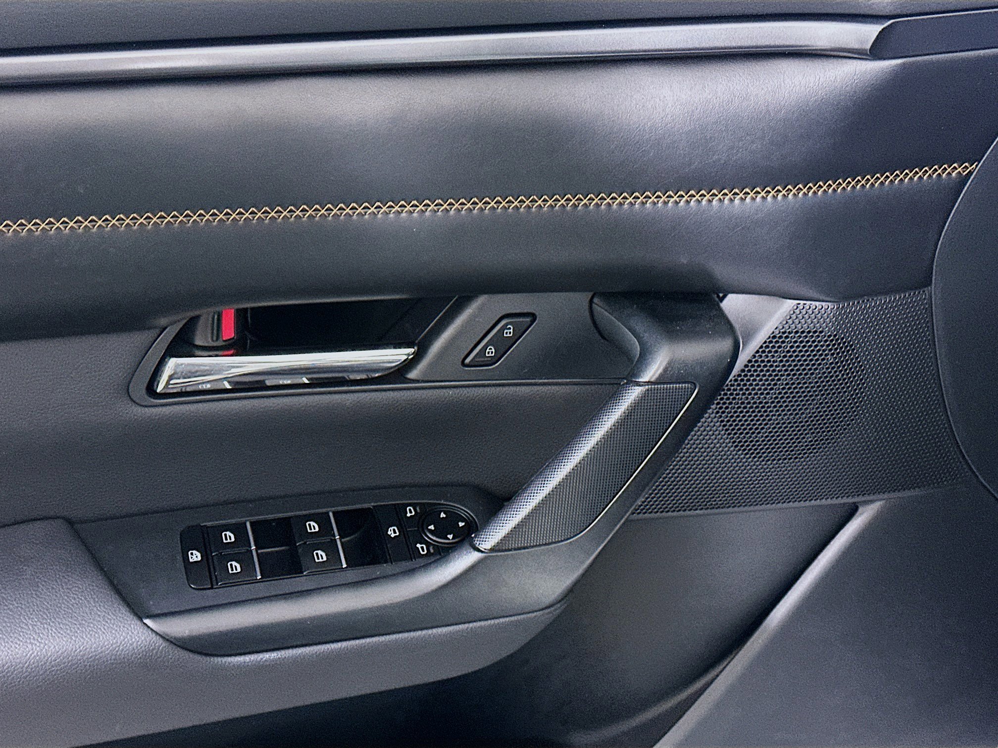 Used 2025 MAZDA CX-50 AWD 2.5 S w/ Premium Plus Pkg image 15