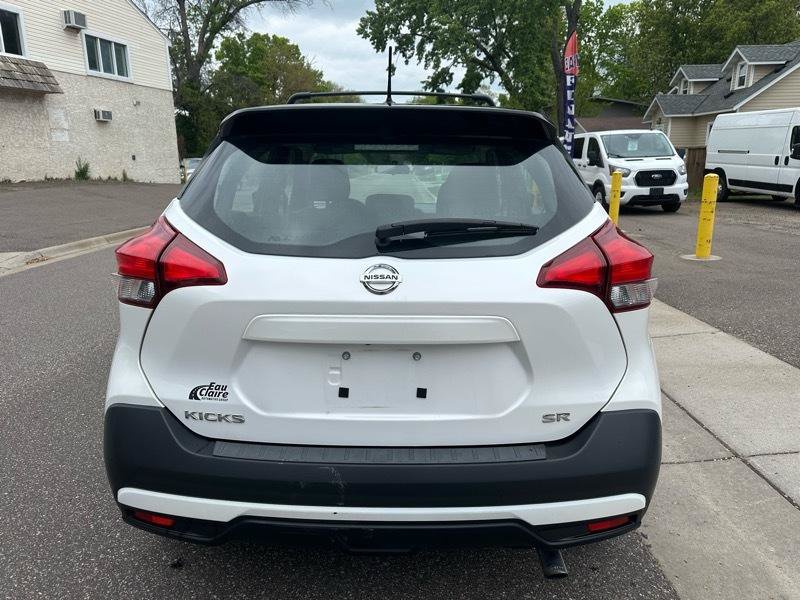 Used 2019 Nissan Kicks SR w/ SR Premium Package FWD image 7