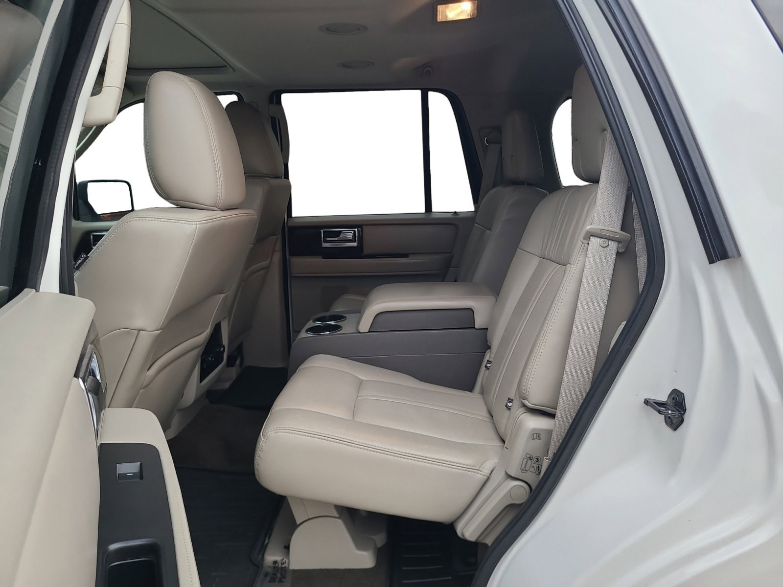 Used 2016 Lincoln Navigator Select image 18