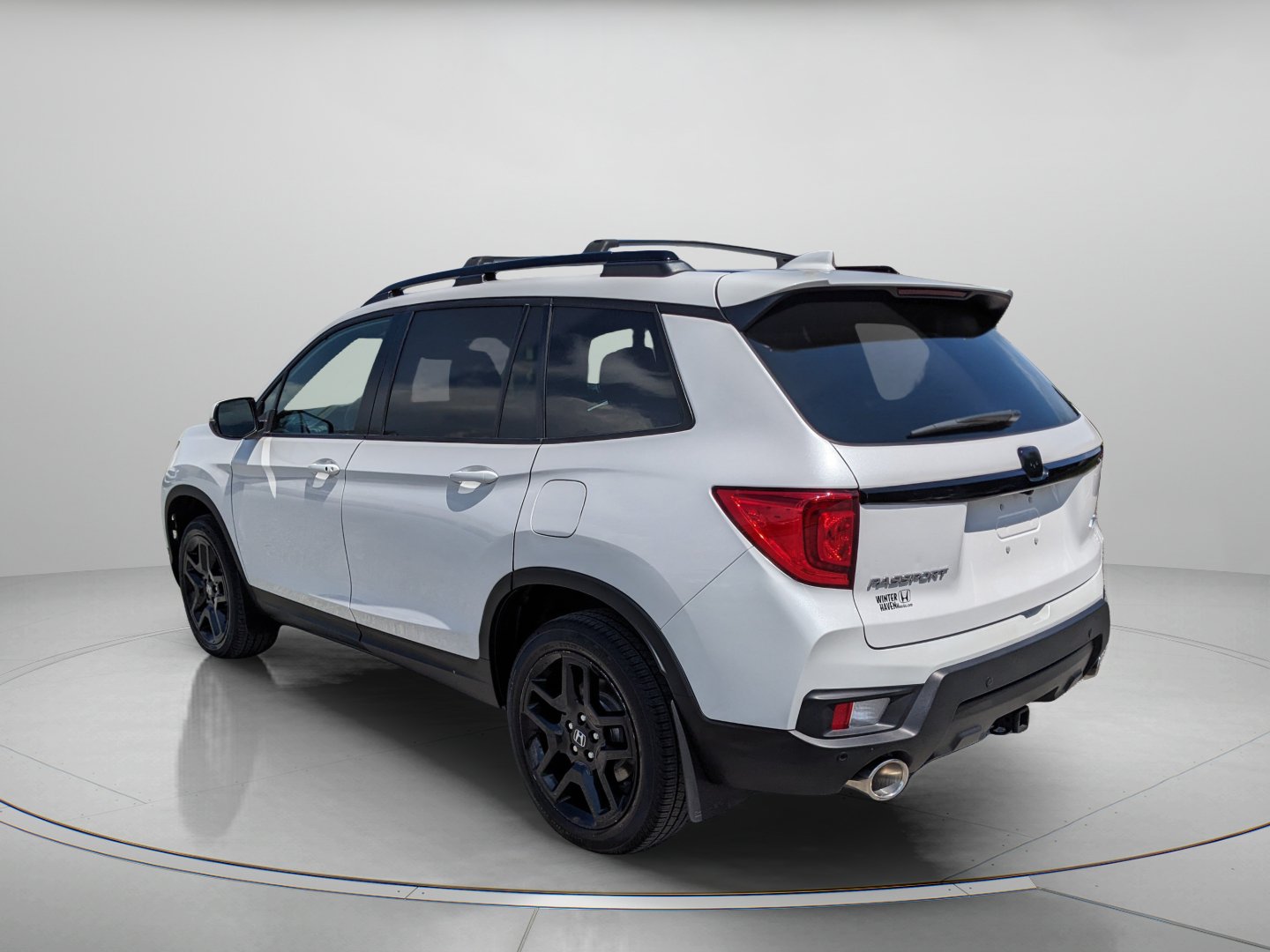 Used 2025 Honda Passport EX-L image 6