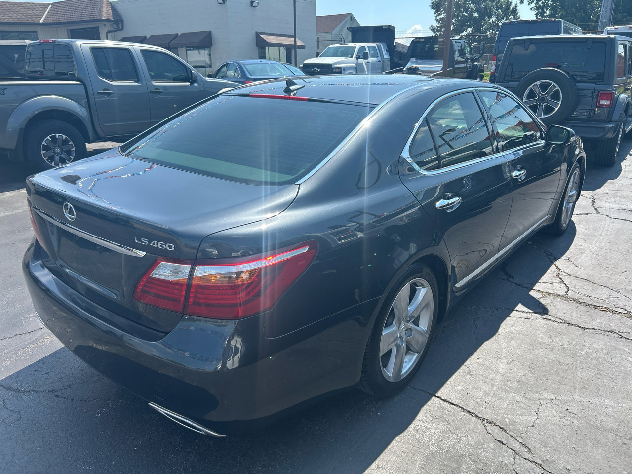 Used 2011 Lexus LS 460 w/ Comfort Pkg image 4