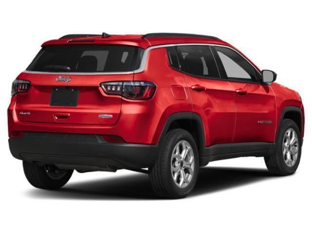 Used 2026 Jeep Compass Latitude AWD/4WD image 3