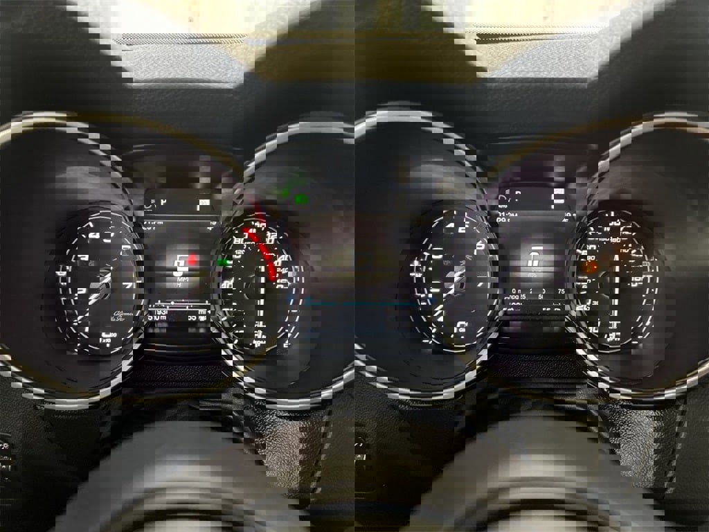 Used 2022 Alfa Romeo Stelvio Veloce image 9