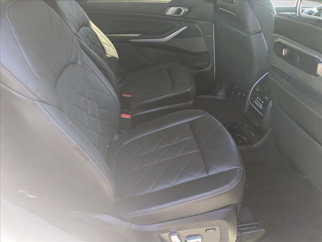 Used 2023 BMW X7 xDrive40i w/ Premium Package image 21