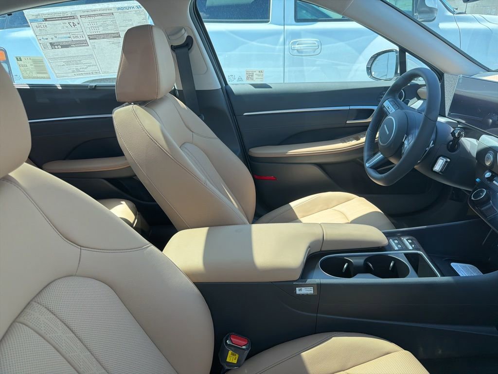 New 2026 Hyundai Sonata Limited FWD image 2