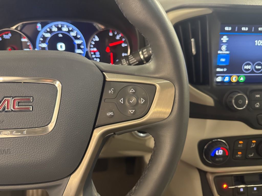 Used 2024 GMC Terrain Denali w/ Denali Premium Package AWD/4WD image 10