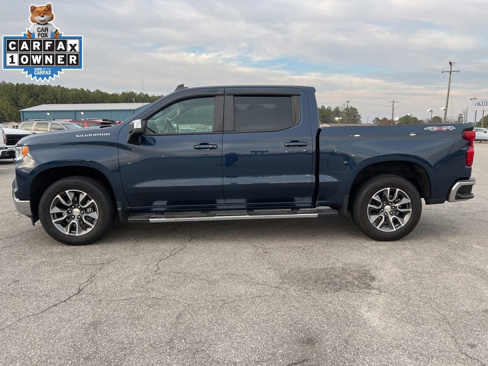 Used 2023 Chevrolet Silverado 1500 LT image 2