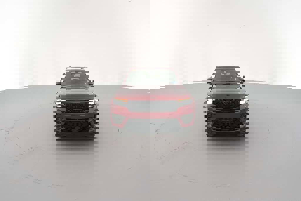 New 2025 Jeep Grand Cherokee Altitude image 2