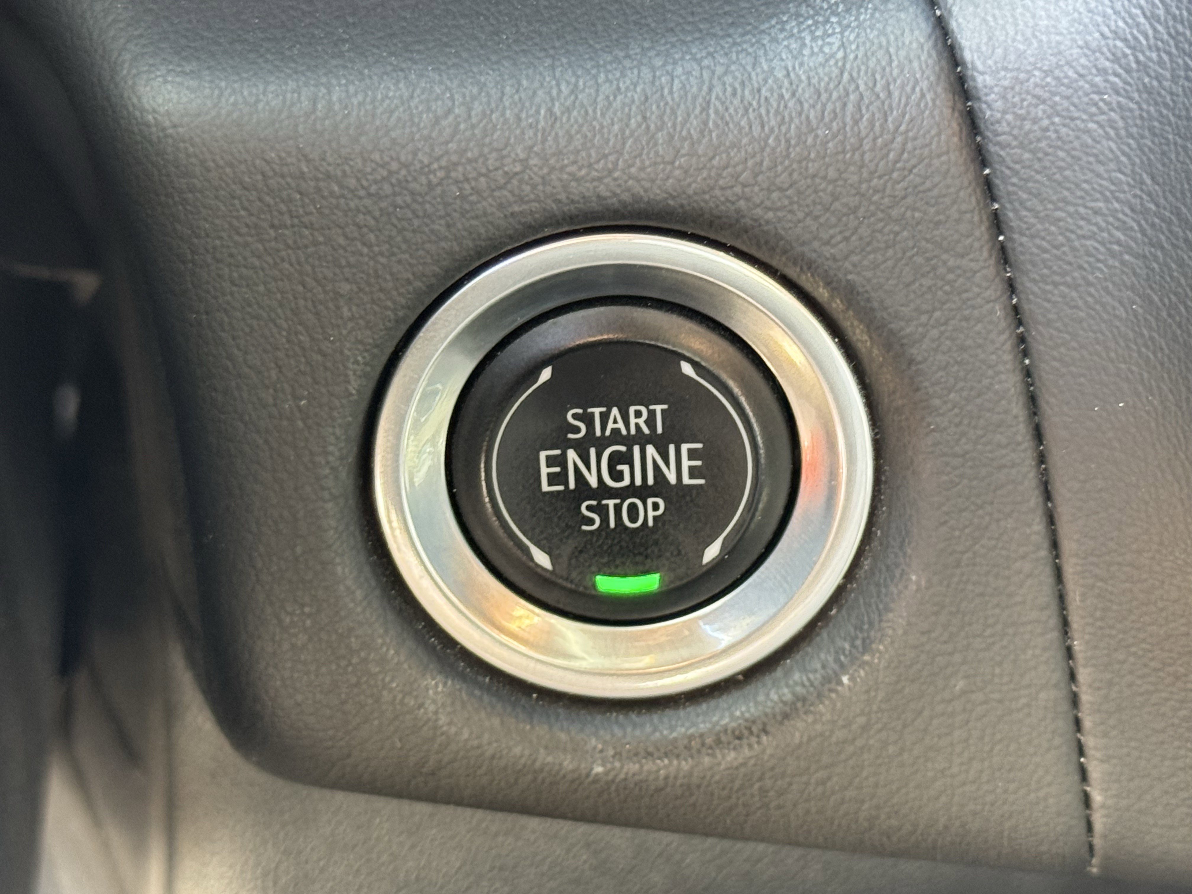 Used 2024 GMC Yukon XL SLE w/ Gmc Pro Safety Plus Package image 22