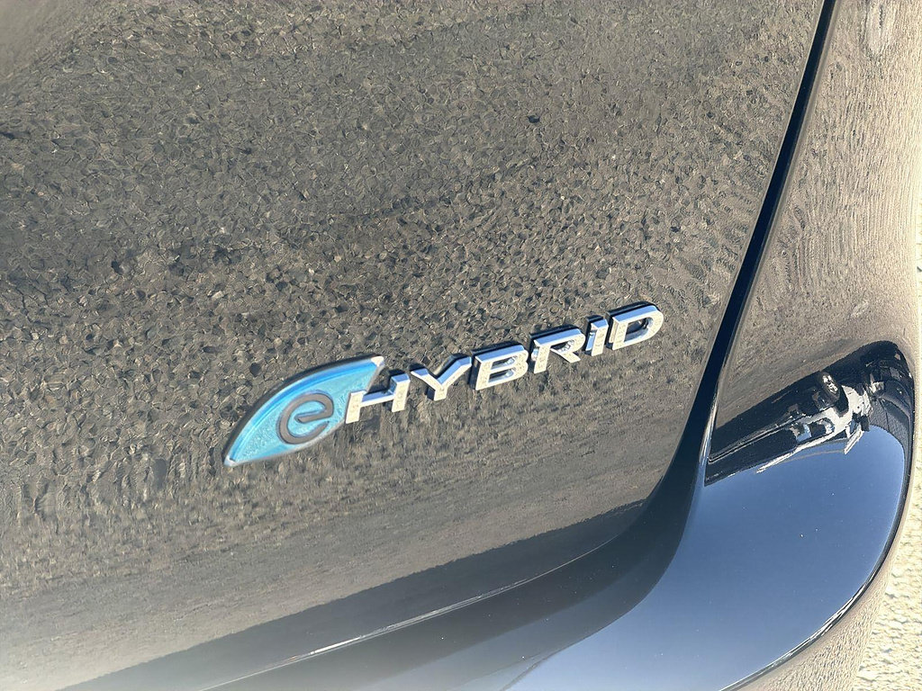 Used 2023 Chrysler Pacifica Touring-L FWD image 30
