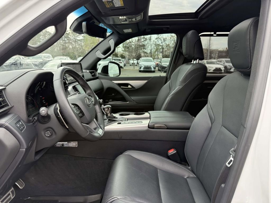 Used 2024 Lexus LX 600 F Sport image 14