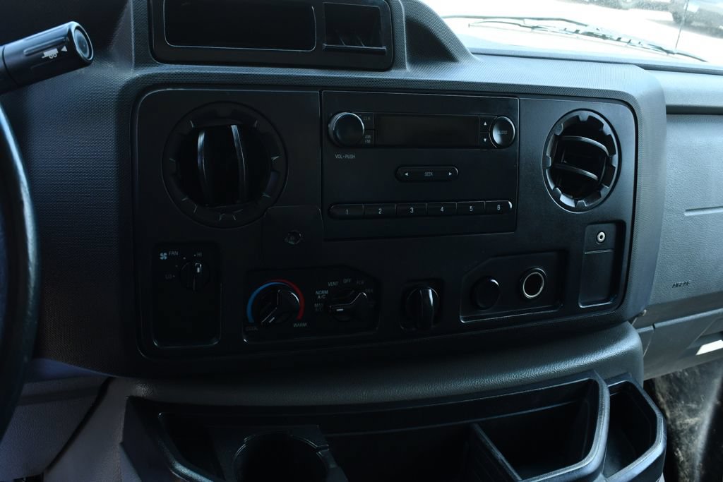 Used 2015 Ford E-450 and Econoline 450 Super Duty RWD image 8