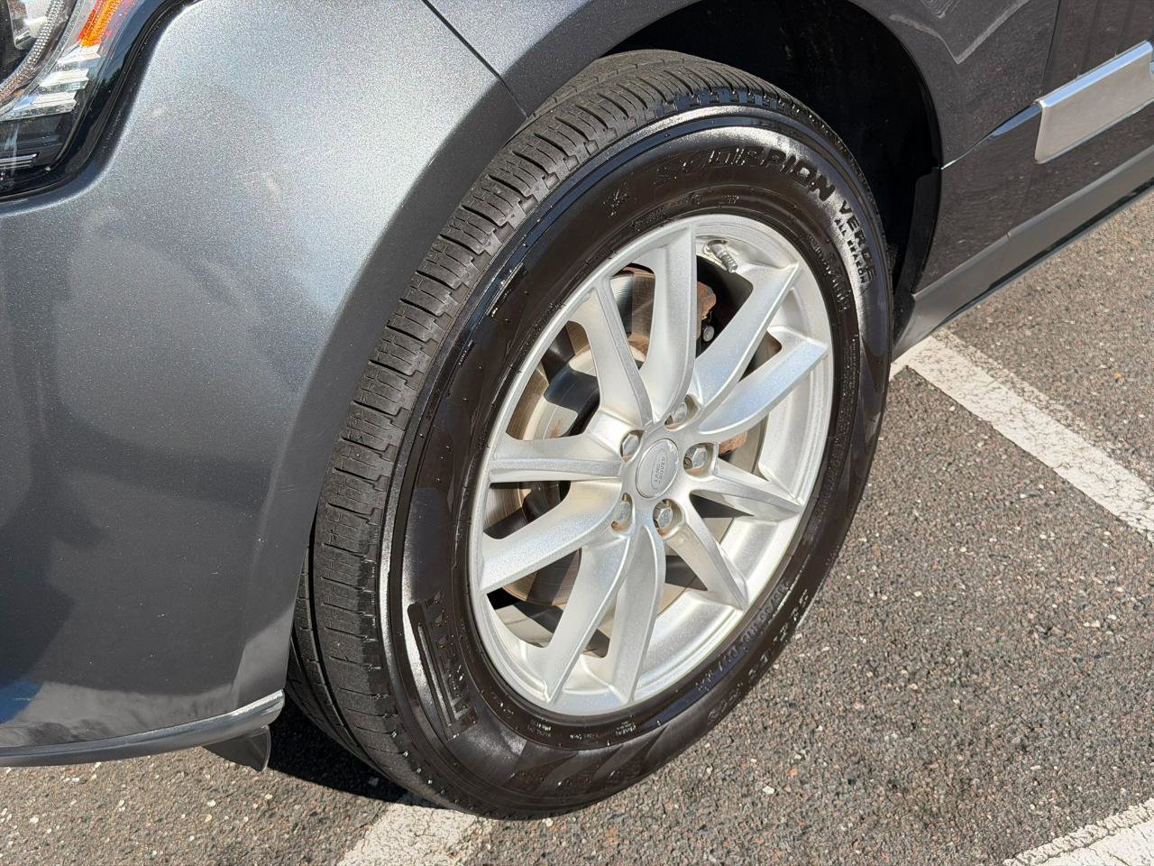 Used 2016 Land Rover Range Rover HSE image 7