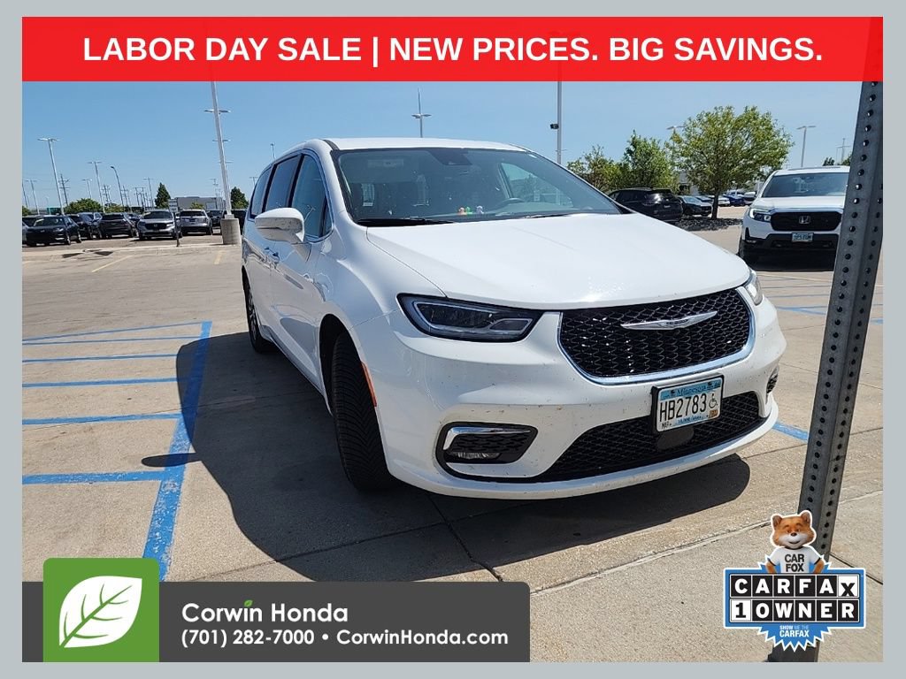 Used 2022 Chrysler Pacifica Touring-L