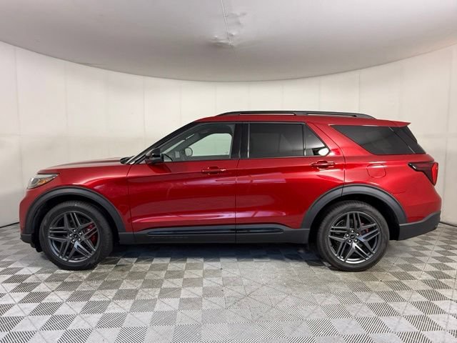 Used 2025 Ford Explorer ST AWD/4WD image 7