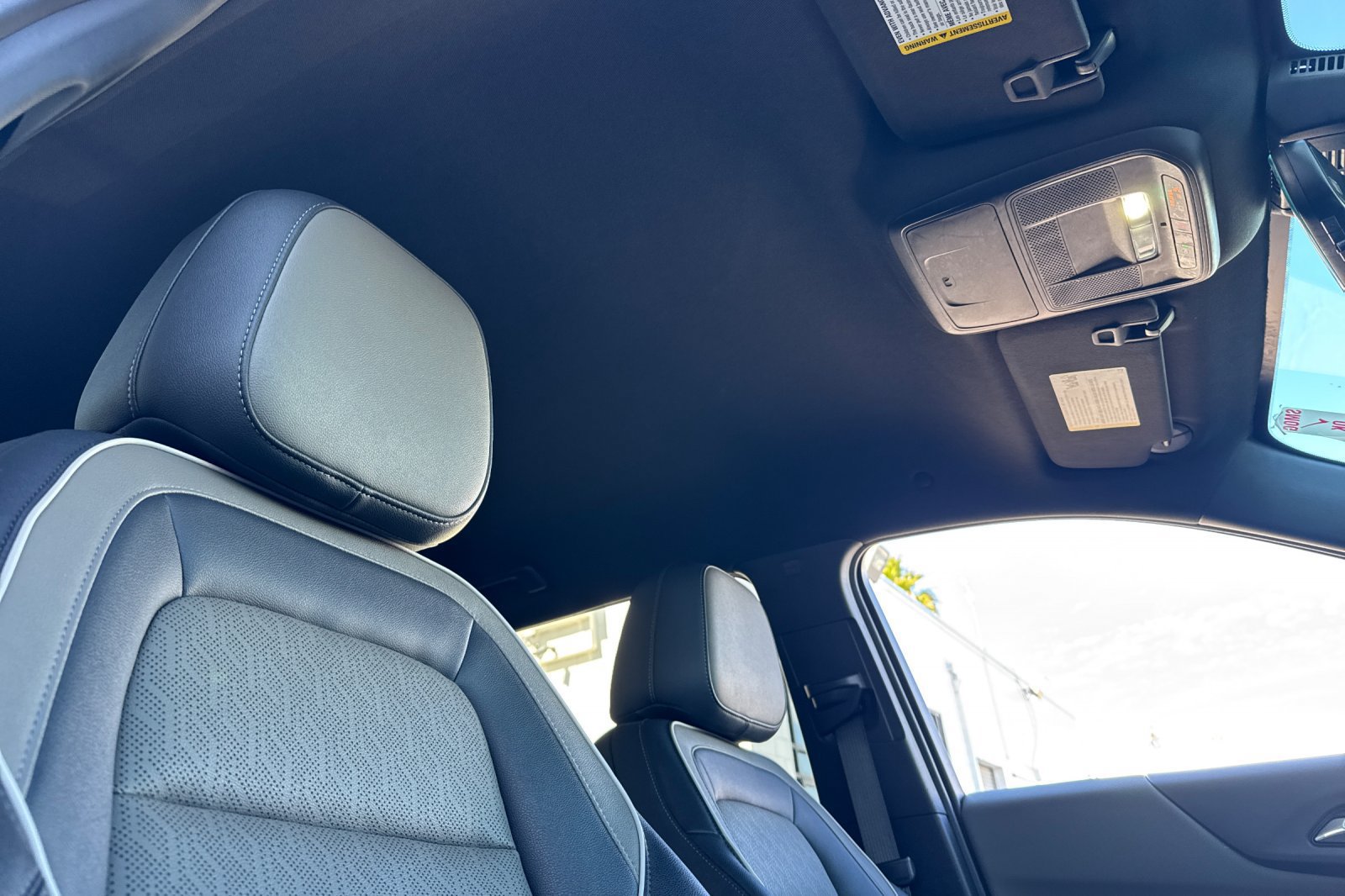 Used 2025 Chevrolet Equinox LT w/ Convenience Package II AWD/4WD image 18