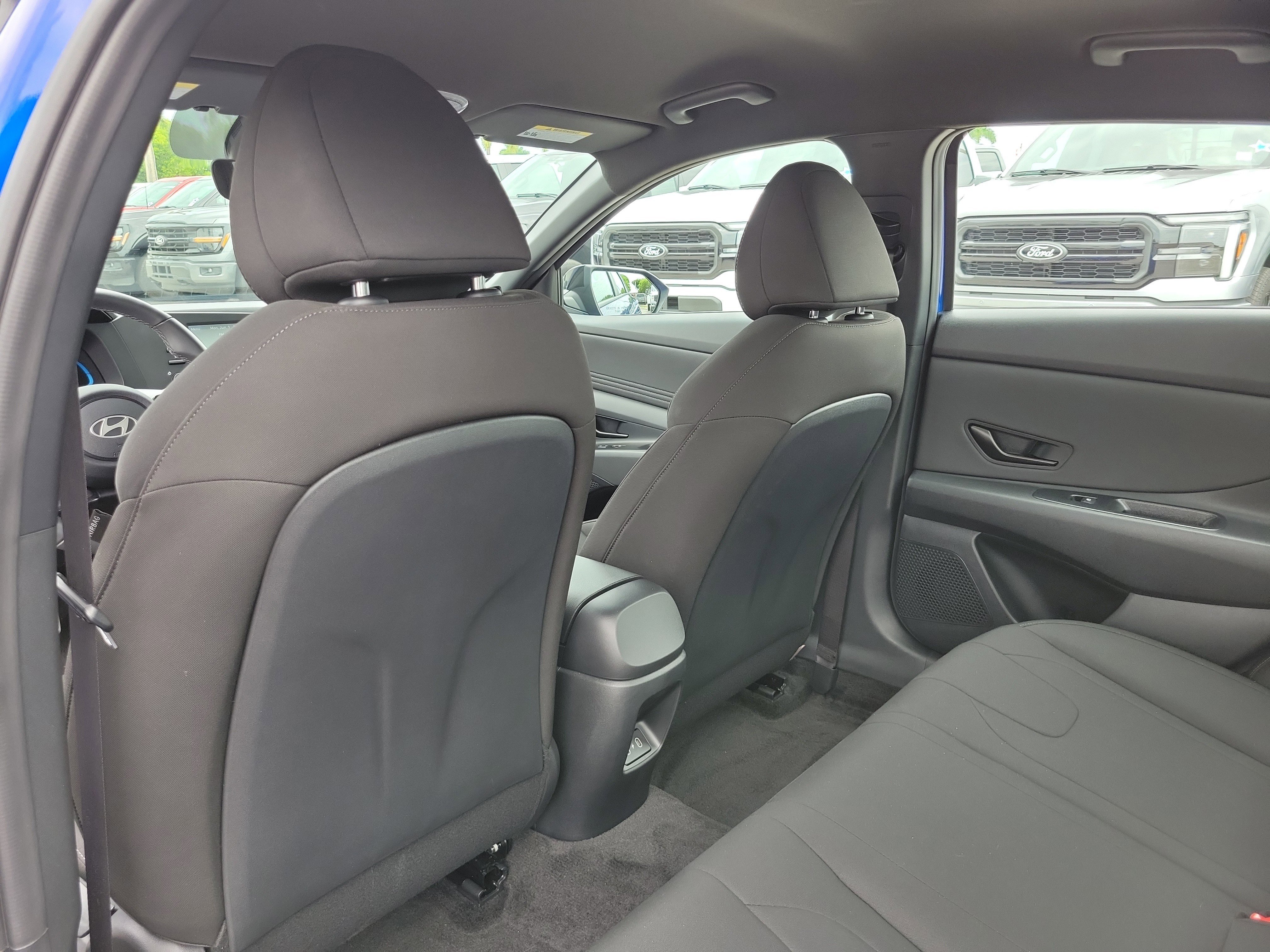 Used 2025 Hyundai Elantra Sport FWD image 13