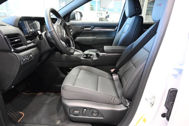 New 2026 GMC Terrain AT4 w/ Convenience Package III AWD/4WD image 9